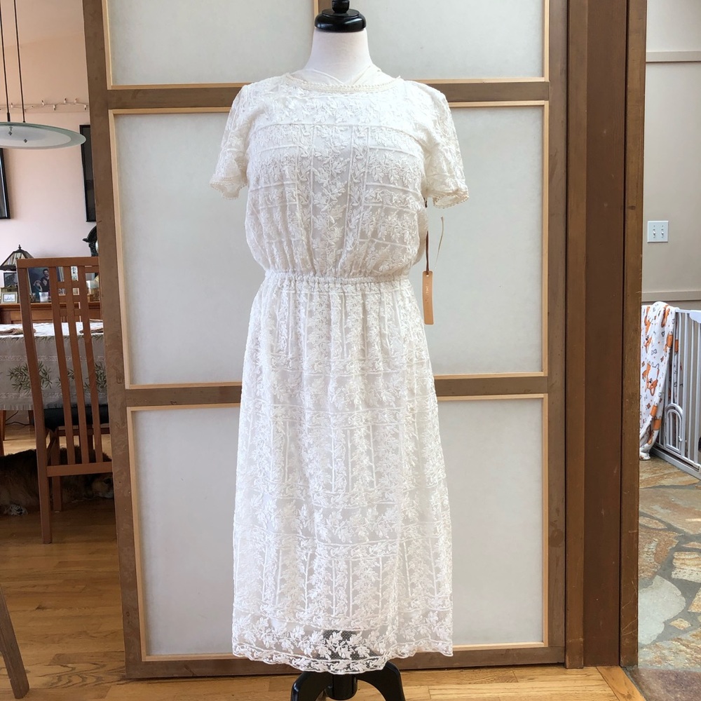 White Lace Dress Short Sleeves